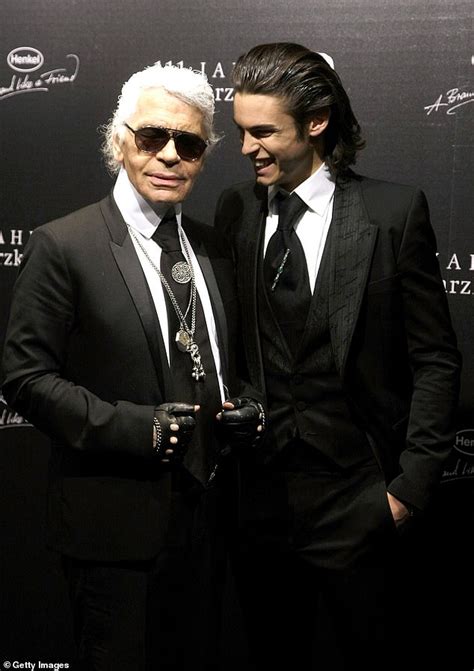 karl lagerfeld und chanel|what happened to karl lagerfeld.